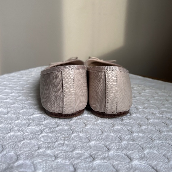 3/$20 💥 H&M Neutral Beige Slip On Ballet Flats Shoes w/ Bow Sz 11 - Picture 10 of 13